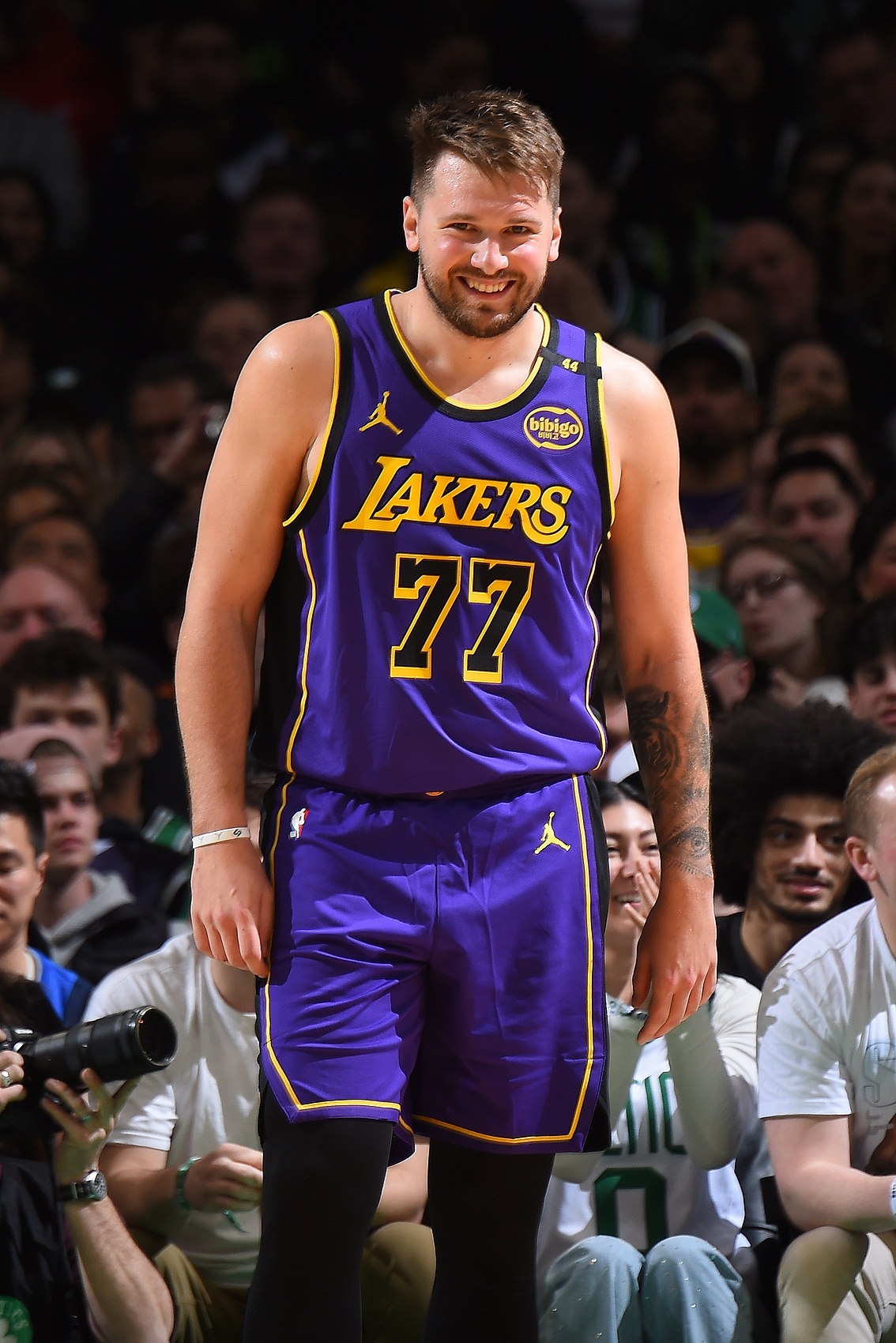 大錢！湖人可以在27年內(nèi)與Doncic簽約3.23億 如果您等待1年 則可以簽署4.18億次5年